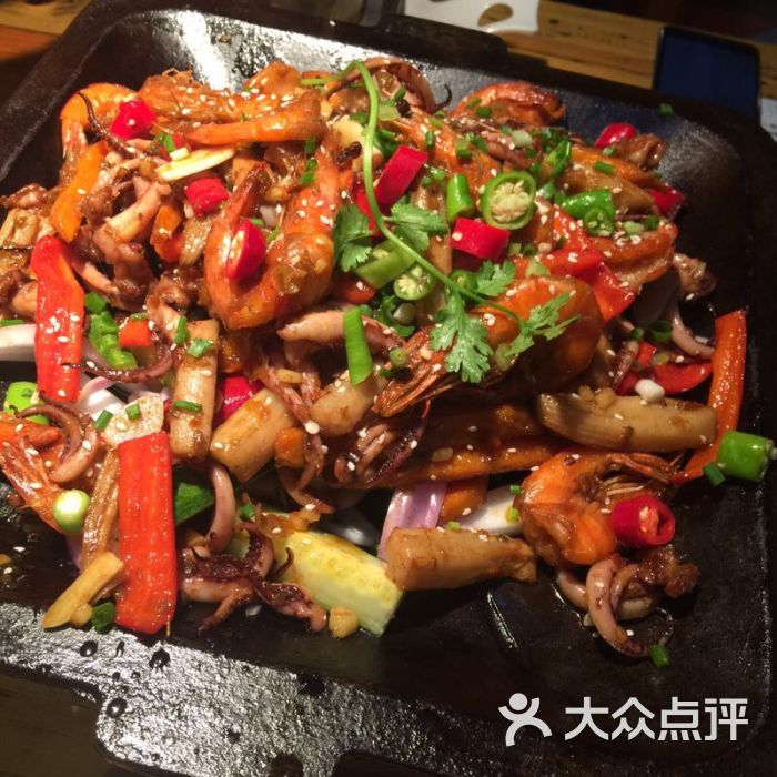 鲜虾鱿鱼锅
