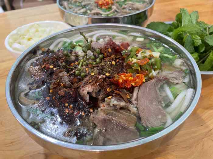 攀枝花羊肉米线-"前段时间去吃的一家攀枝花羊肉米线