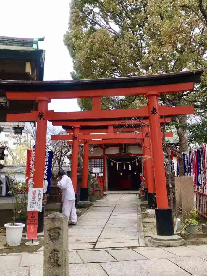 高津神社-"酒店附近顺路来逛逛,其实是被公园里的秋千.