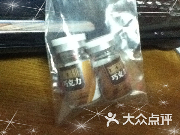 美瞳棕色和巧克力色哪个自然_棕色美瞳_巧克力色棕色美瞳