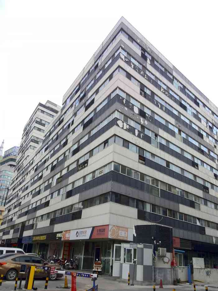 大舜天成自由城"把车停到了这里的停车场,两个小时,被车场.
