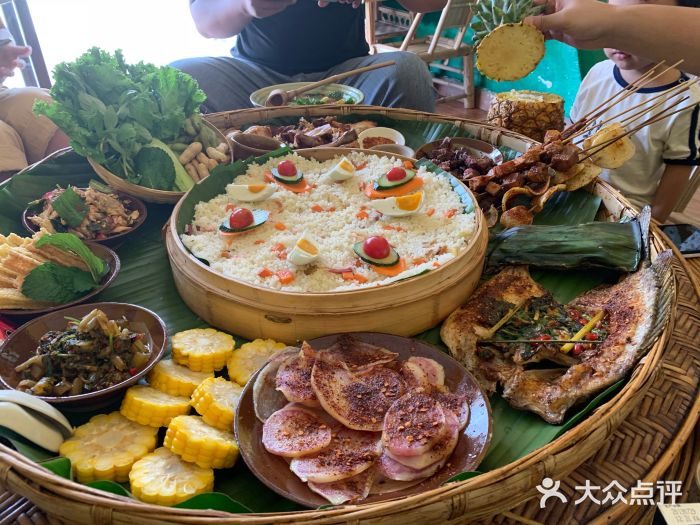 伊菠萝清真傣味手抓饭手抓饭套餐图片