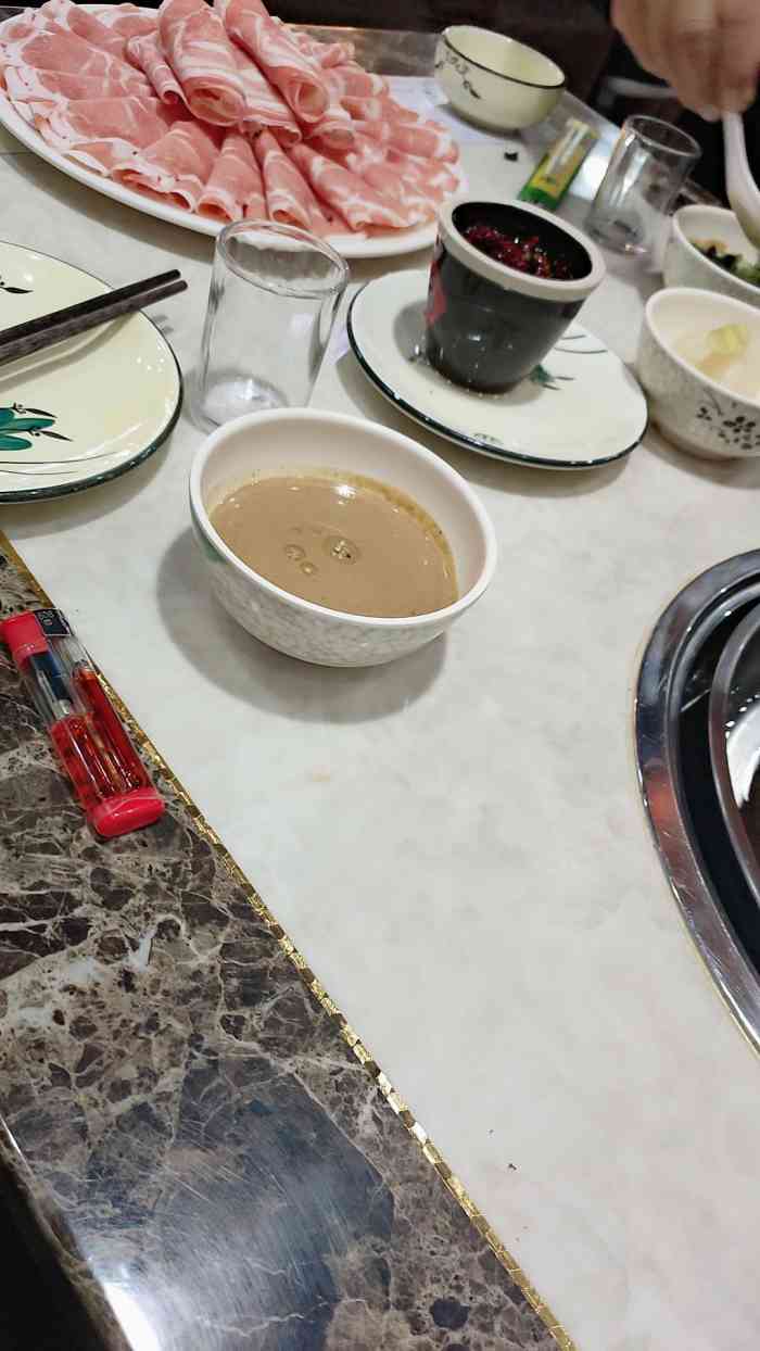 阿力涮肉(总店)-"中午去的 人不多 可能因为羊肉都是.