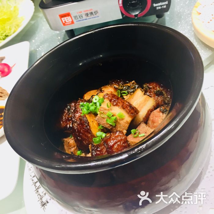 妈妈的酸菜蒸肉