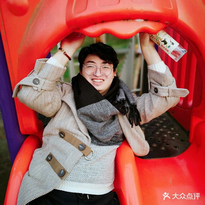 现在到凤凰山公园来耍的人多了很多,凤凰山.