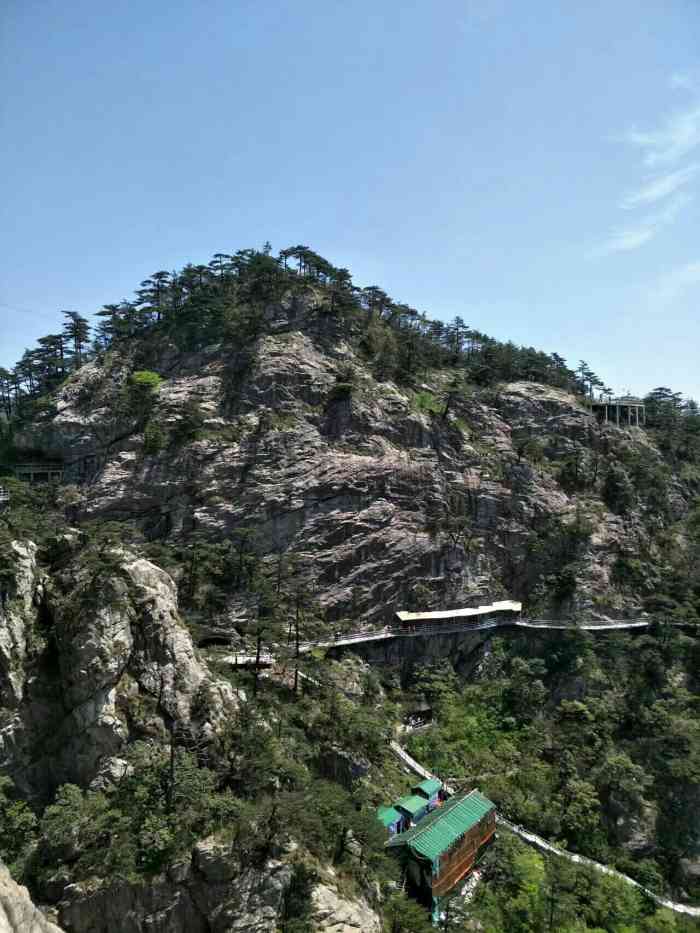 明堂山风景区-"岳西明堂山现雾淞奇观.晚看山上云雾,早看.