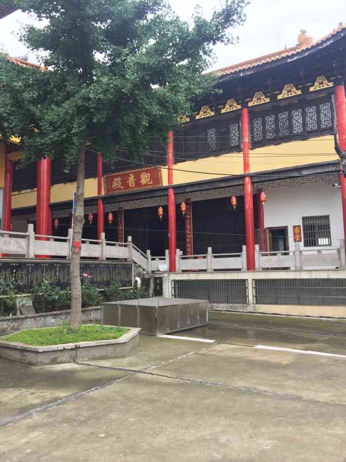 七云禅寺-"七云禅寺,依吼山而建,远远望去,宝塔高耸.