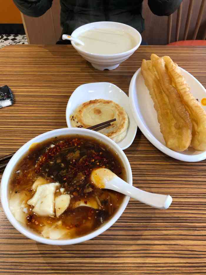 丰元永和豆腐坊(大南店"开了很多年的早餐店,在大南街勒石巷交叉路.