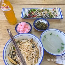 俏花旦·乌骨土鸡米线馆的椒麻手撕乌鸡好不好吃?用户评价口味怎么样?