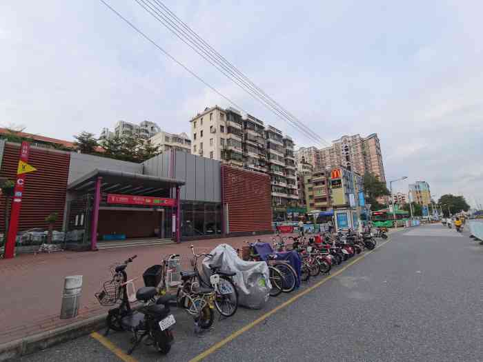 鹤洞地铁站