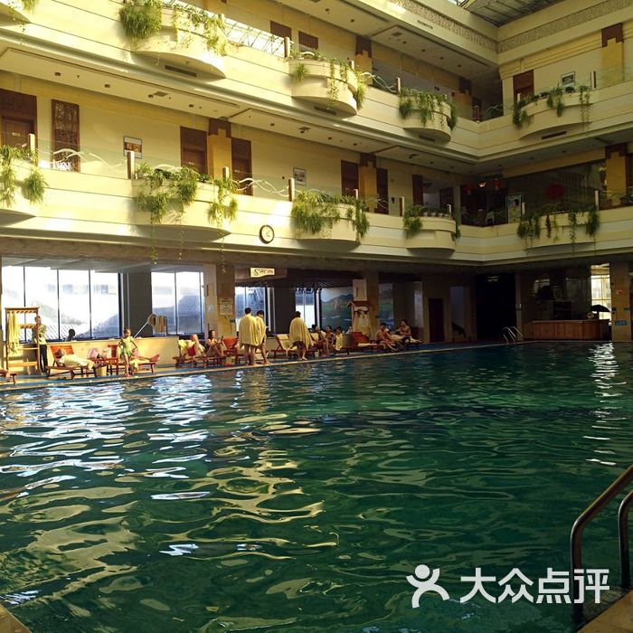 虹溪谷温泉假日酒店