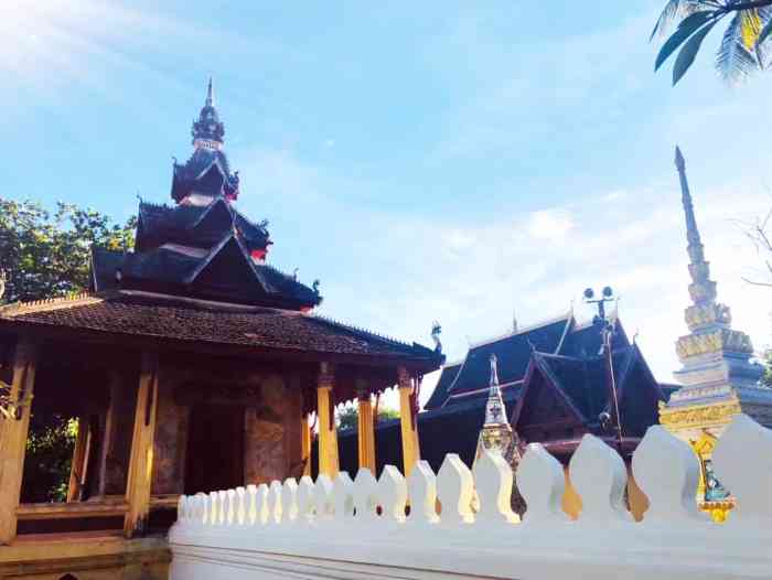 索巴琅寺-"虽然是个寺院,却以草药桑拿按摩和内观冥想