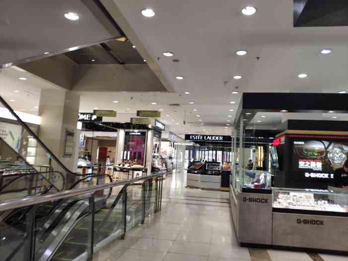振华商厦(新威路店)-"三楼女装品牌j开头的 全称是 在