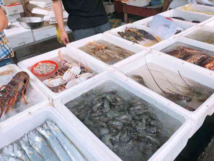 小纪海鲜餐厅-"在隔壁的三甲港海鲜市场买海鲜,摊主推荐的.