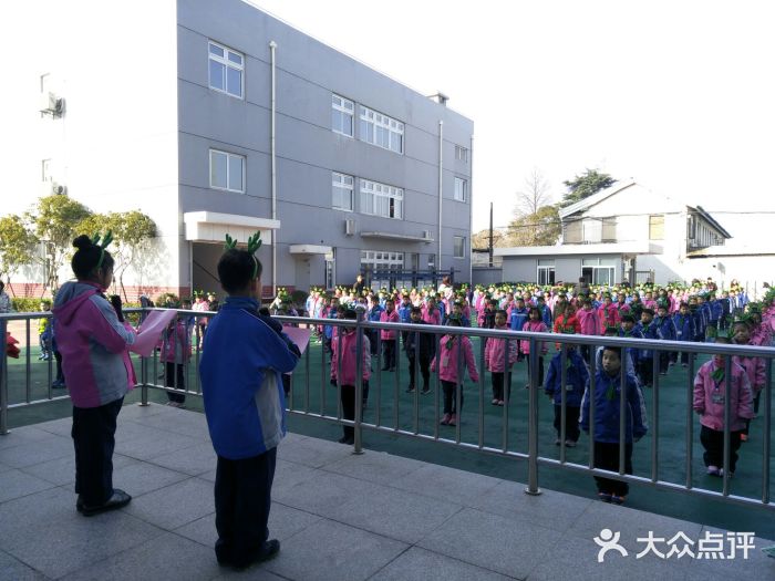 上海同济黄渡小学(东校区)图片