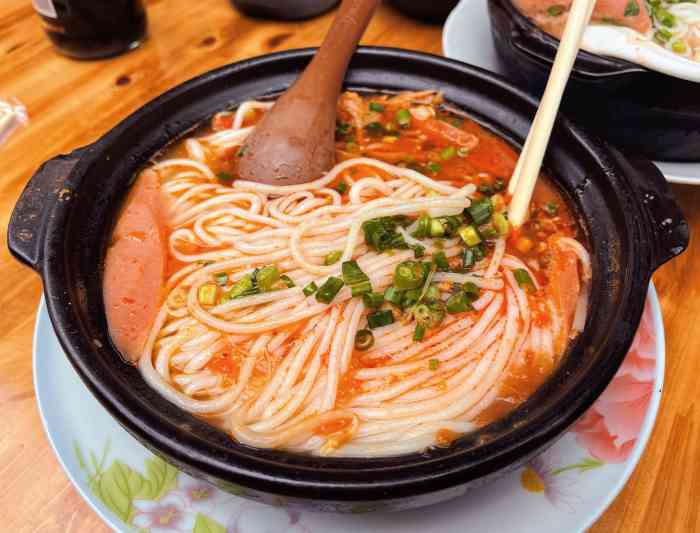 杨家砂锅粉(鸿泰来生活超市店"从上高中就开始吃,每次从远处回来