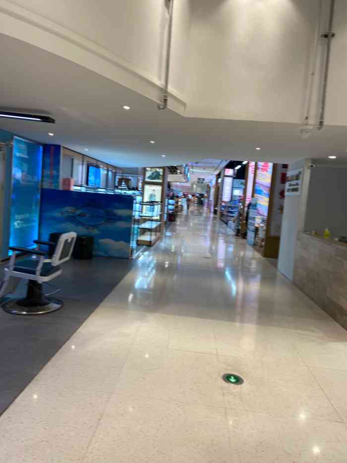 岁宝shirble plaza(景田店)-"以前是经常在岁宝百货的景田店购物的