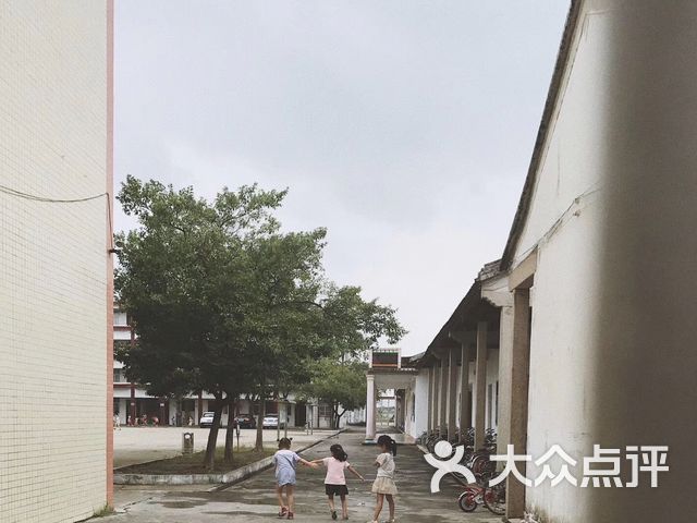 普宁市南径镇庵脚小学