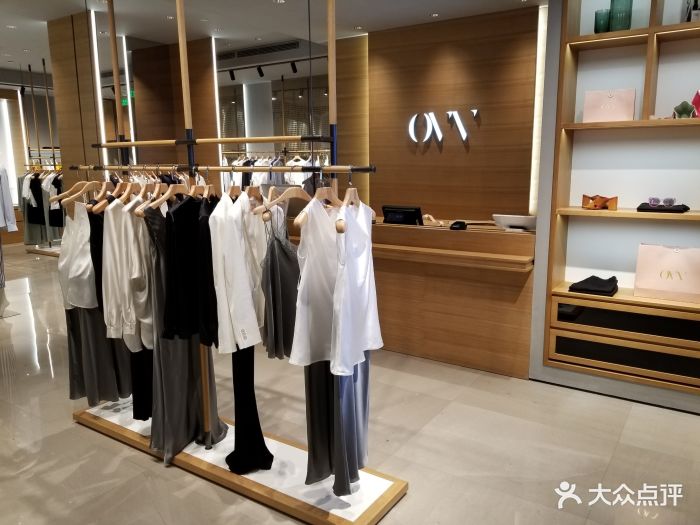 ovv女装(静安大悦城店)店内环境图片 第2张