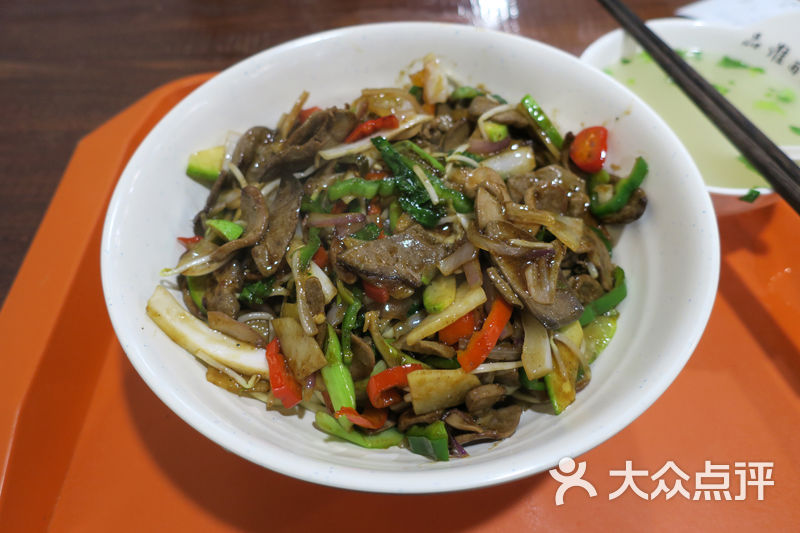 腰子猪肝拌面
