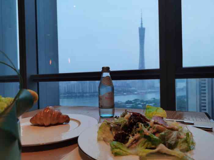 广州康莱德酒店-"地铁5号线猎德站b出口的天汇广场上来,一.