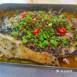 我们选的是青花椒烤鱼,店里招牌,麻椒很纯正,两人份量很足,小吃饮品