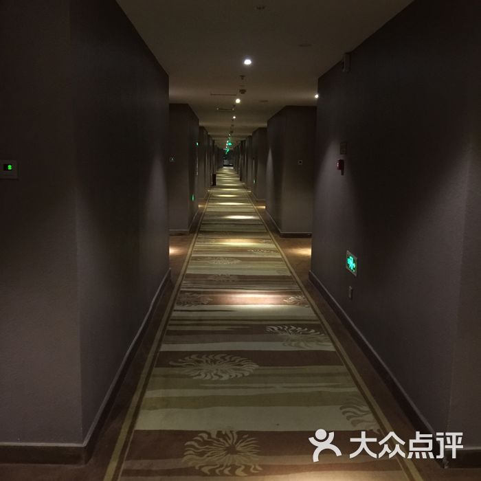 阜新银通皇冠假日酒店