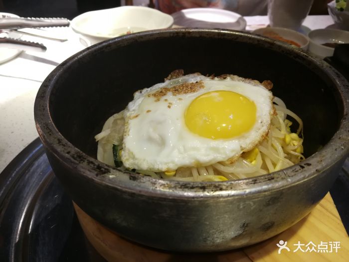 吴中路上万象城新开张,大型的shoppingmall.-