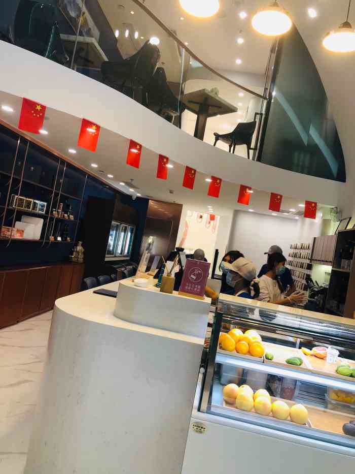 晏喜堂(壹方城店"位置不太好找;店面环境很高档,在营销中.