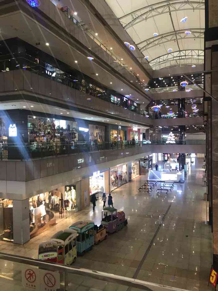 银泰百货(杭州富阳店)-"富阳 商场 真的有人的就只有