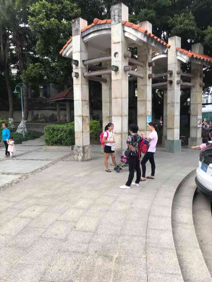叠滘小学体育公园-"叠滘小学体育公园位置在叠滘小学正门对面,.