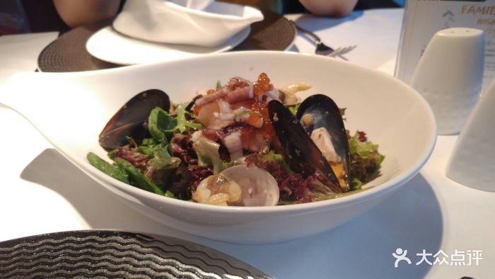 地中海风味海鲜色拉