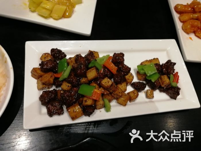 黑椒香菌牛肉粒