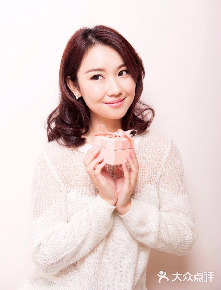 mily wedding club彩妆·礼服馆图片
