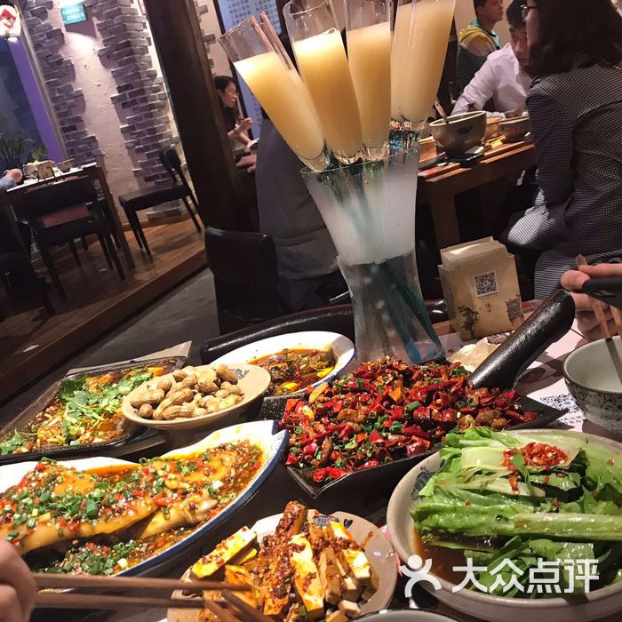 酒阳蒸经小酒馆