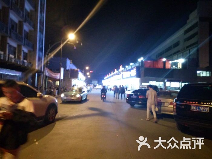 海鲜美食街_北海外沙海鲜美食岛_近江海鲜美食街(3)