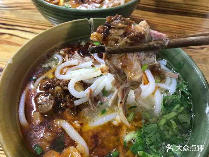 正宗巍山火巴肉饵丝-耙肉米线图片-大理市美食-大众点评网