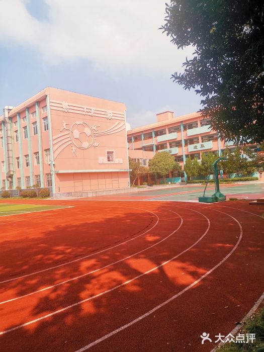 范桂馥小学图片