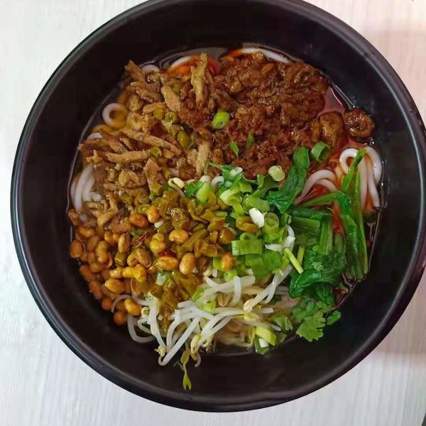 鸡肉拌米粉 
