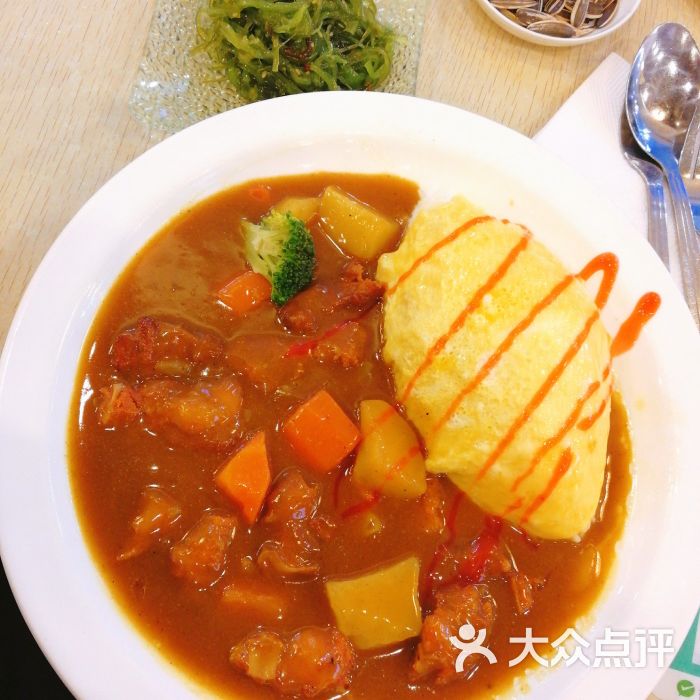 咖喱骨肉相连蛋包饭