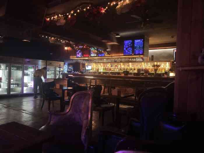 环宇pub酒吧-"「环宇pub酒吧」三层楼,二层烧烤,三层.
