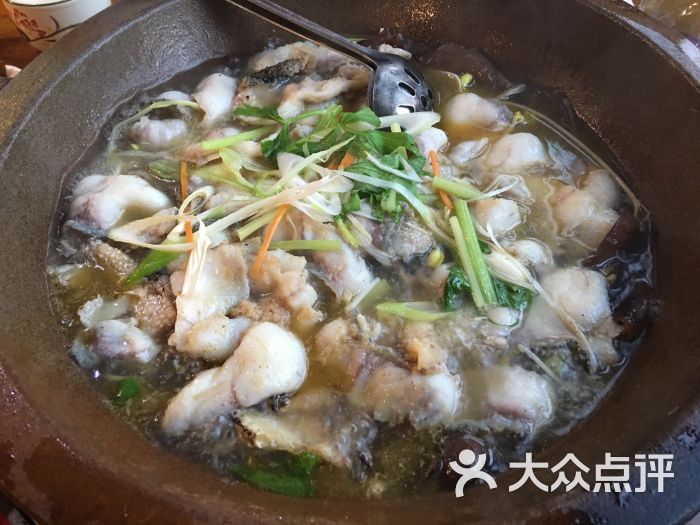 鲜花椒石锅鱼(城东路店)鲜花椒砂锅鱼图片 - 第1张