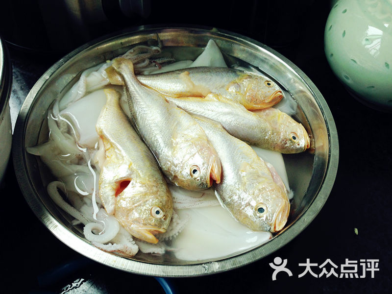 灵溪城中菜市场-黄鱼图片-苍南购物