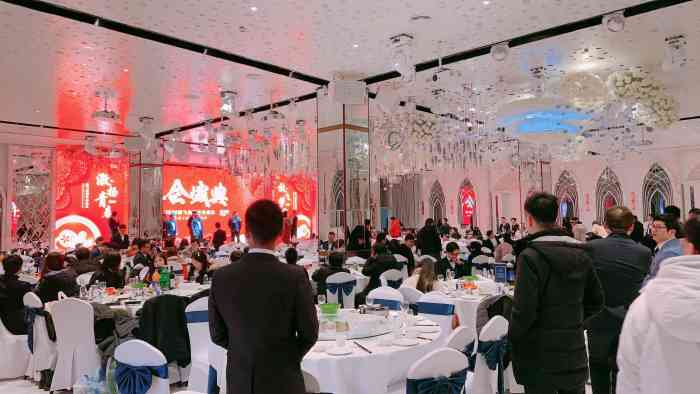 双湖宴商务宴席酒店"和家人一起去吃的,酒店的环境好好呀,结婚.