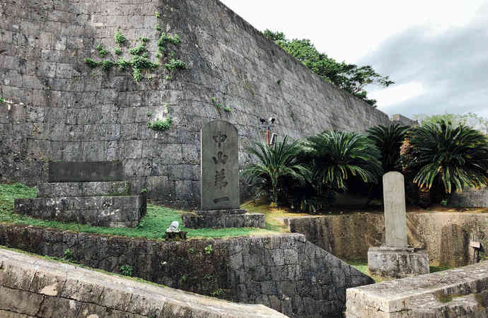 冲绳首里城公园"首里城公园,是日本10大必玩景点之一,同.