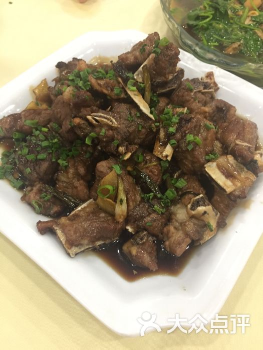 位置苏州观前街大光明电影院边上的弄塘里,.