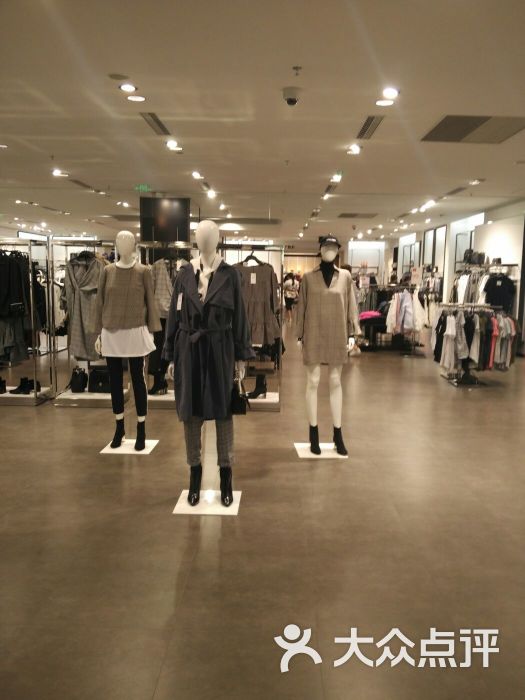 zara(仓山万达店)店内环境图片 第6张