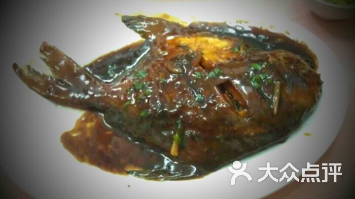 红烧排骨电饭煲煮萝卜鲳鱼汤图片
