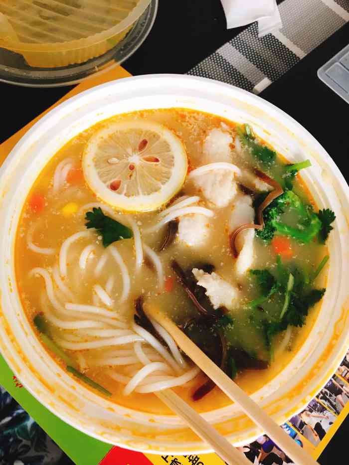 云味馆米线(西乡天虹店)-"过桥米线味道真心不错,百吃不厌.