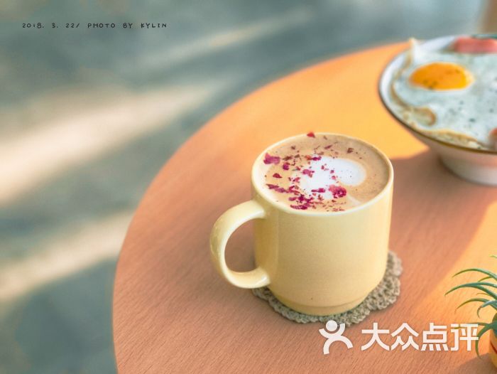 玫瑰拿铁